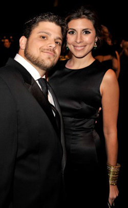Jerry-Ferrara-and-Jamie-Lynn-Sigler-309x500