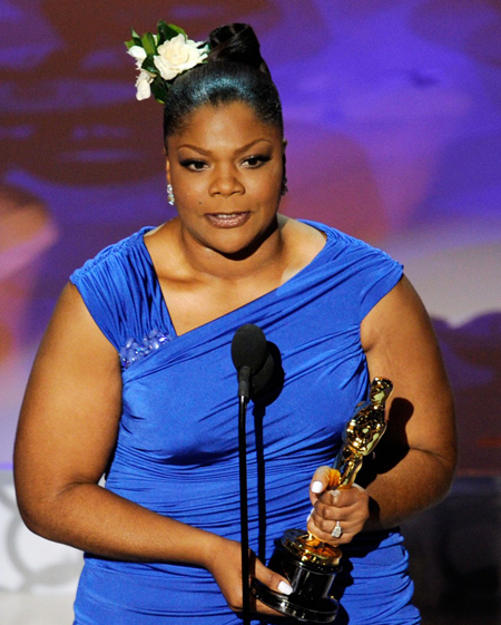 mo-nique-wins-supporting-2010-oscars-01
