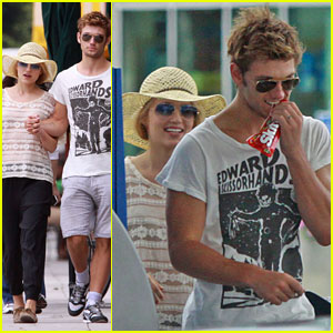 dianna-alex-holding-hands