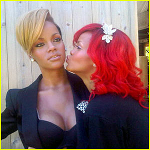 rihanna-wax-figure