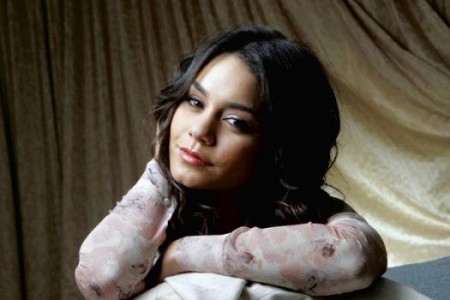 new vanessa hudgens pictures leaked 2011. Vanessa Hudgens is looking