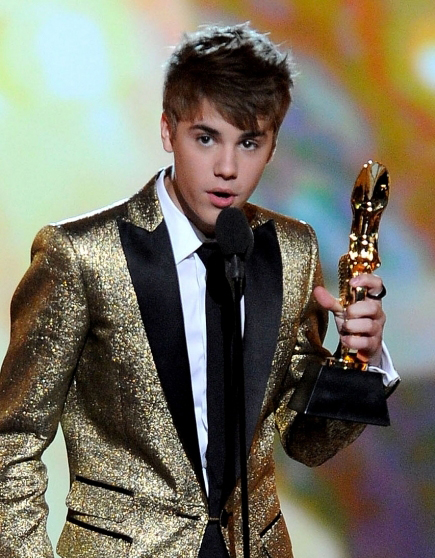 justin bieber 2011 billboard awards. Justin Bieber - BET Awards