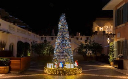 Christmas_tree_Fendi_Hotel_de_Russie-800x497