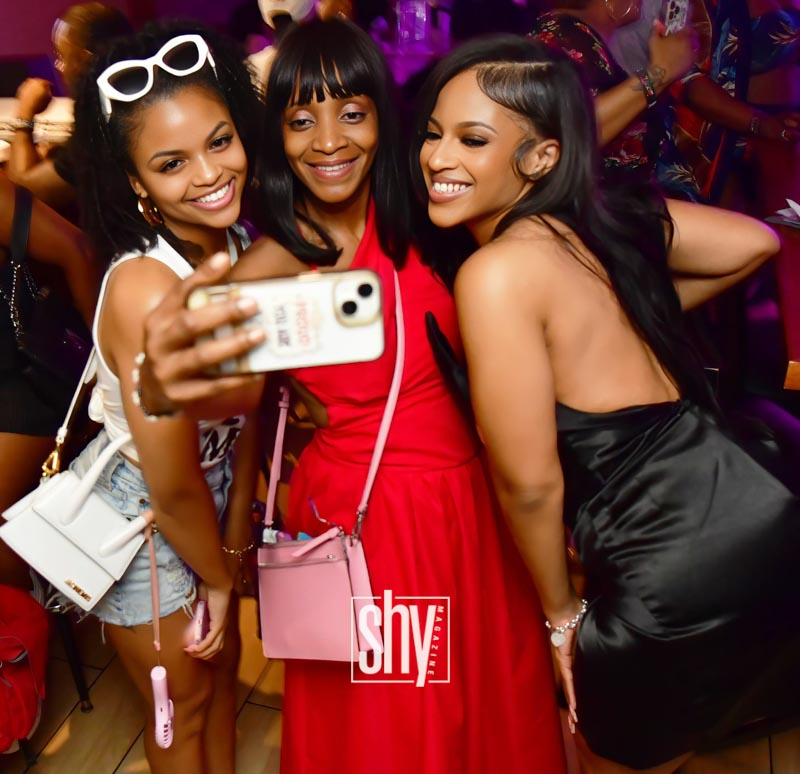 air lounge shy magazine 29