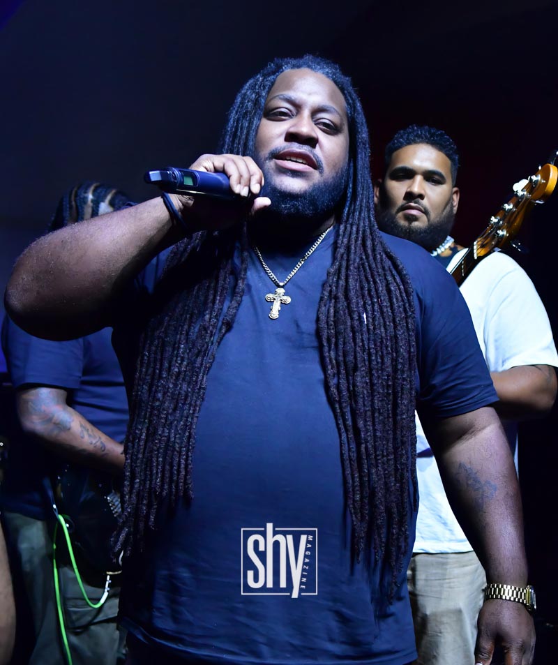 air lounge shy magazine 37