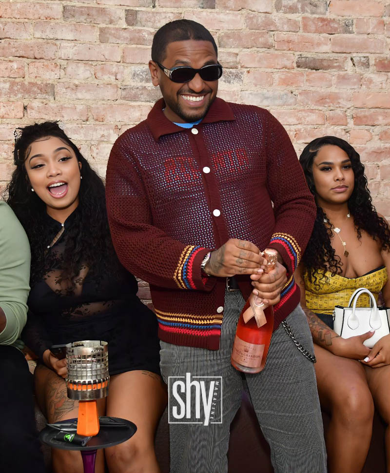 air lounge shy magazine 54