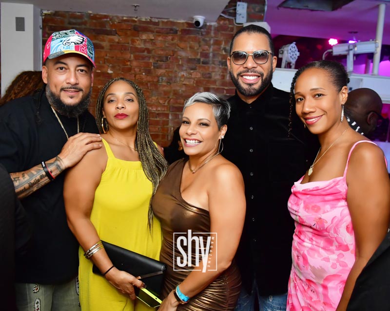 air lounge shy magazine 77