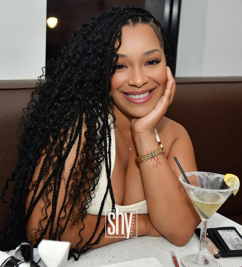 air lounge shy magazine 8