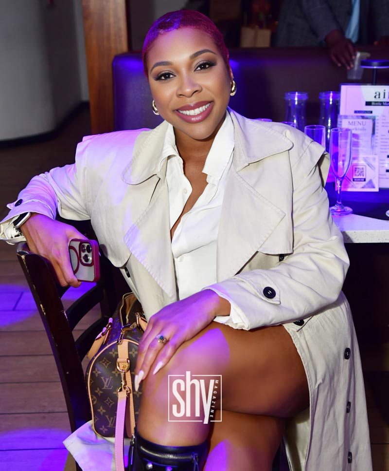 air lounge shy magazine 36