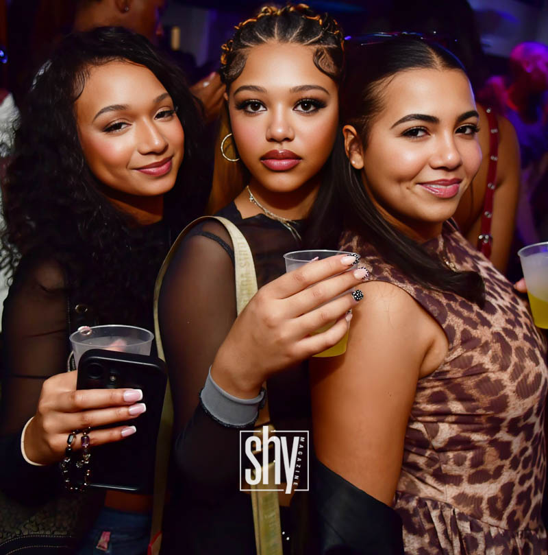 air lounge shy magazine 37