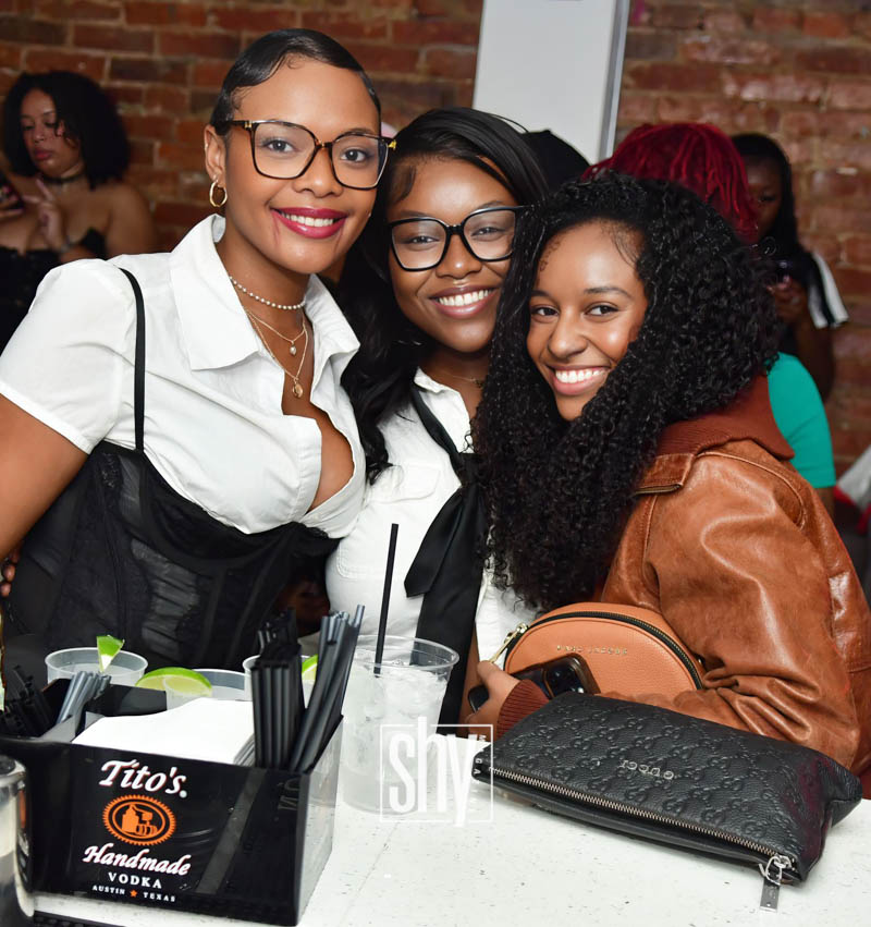 air lounge shy magazine 103