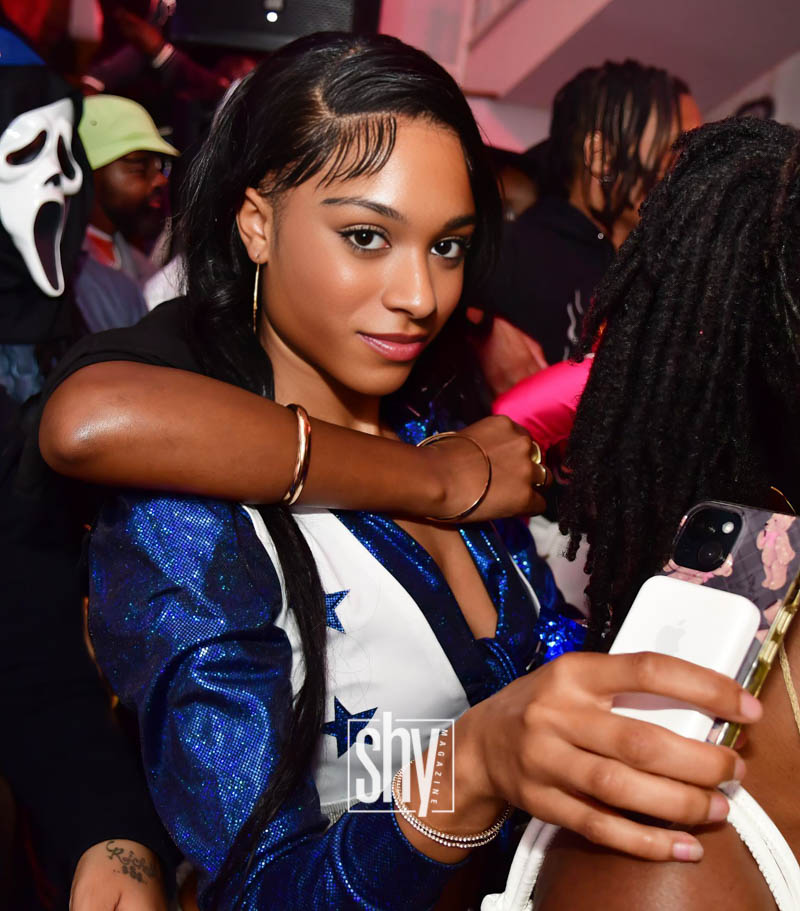 air lounge shy magazine 63