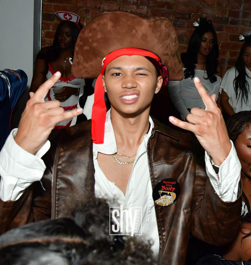 air lounge shy magazine 78