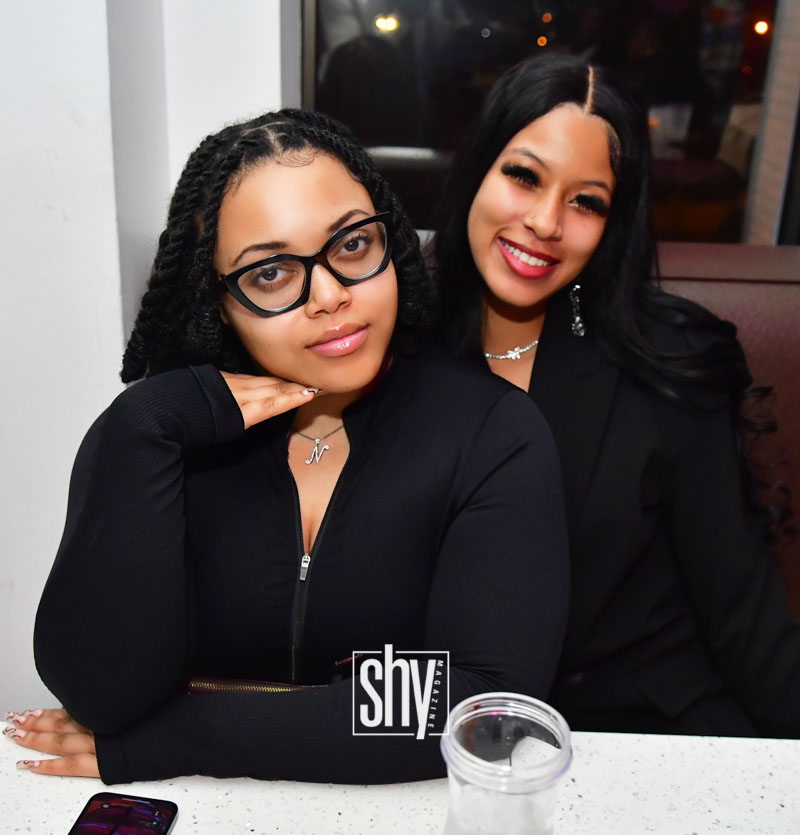 air lounge shy magazine 32 1