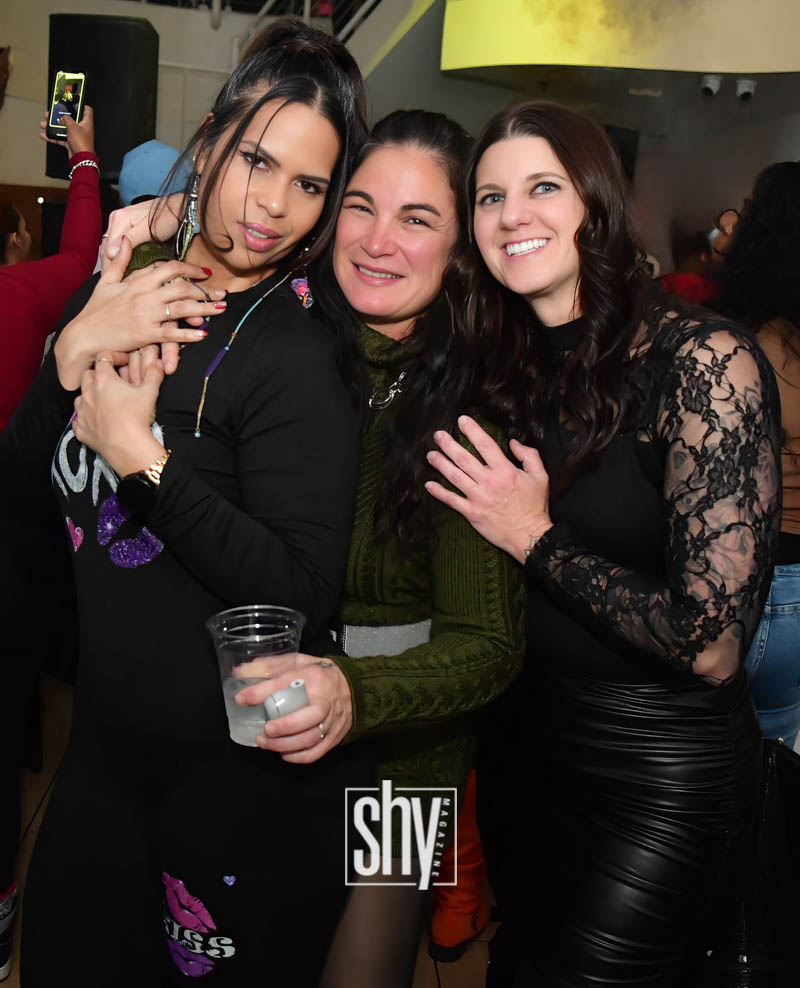 air lounge shy magazine 35