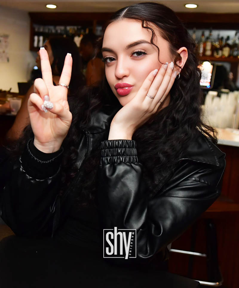 air lounge shy magazine 76