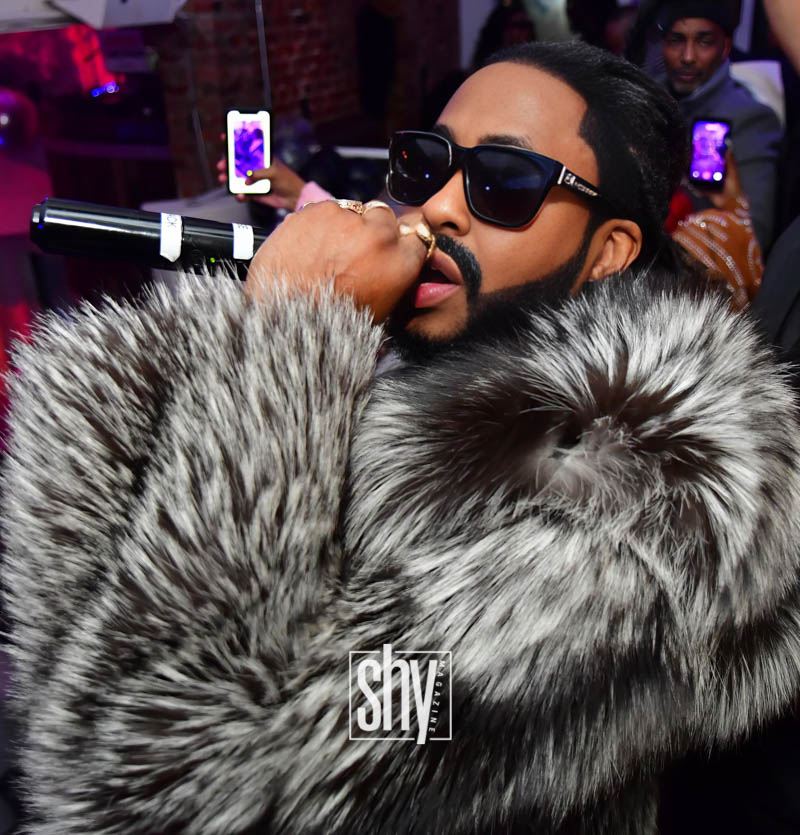 air lounge shy magazine 8