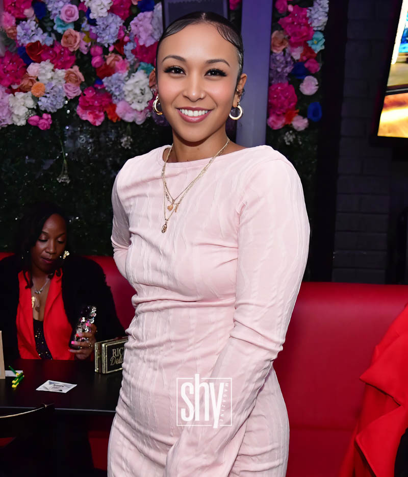 air lounge shy magazine 53