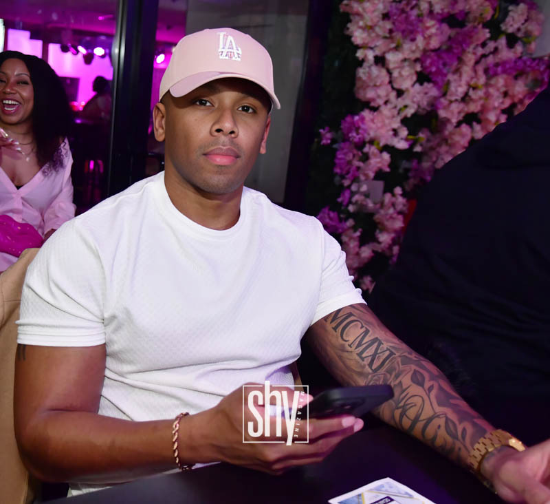 air lounge shy magazine 61