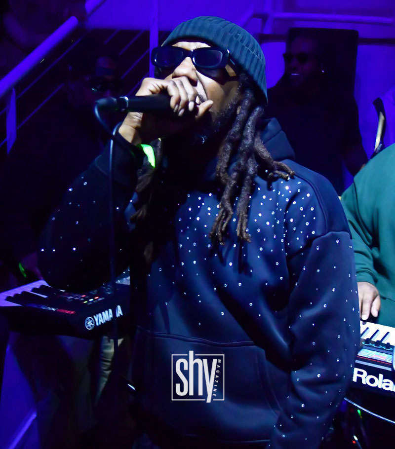 air lounge shy magazine 36