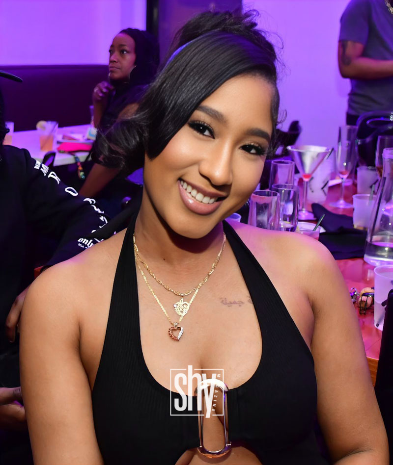 air lounge shy magazine 38