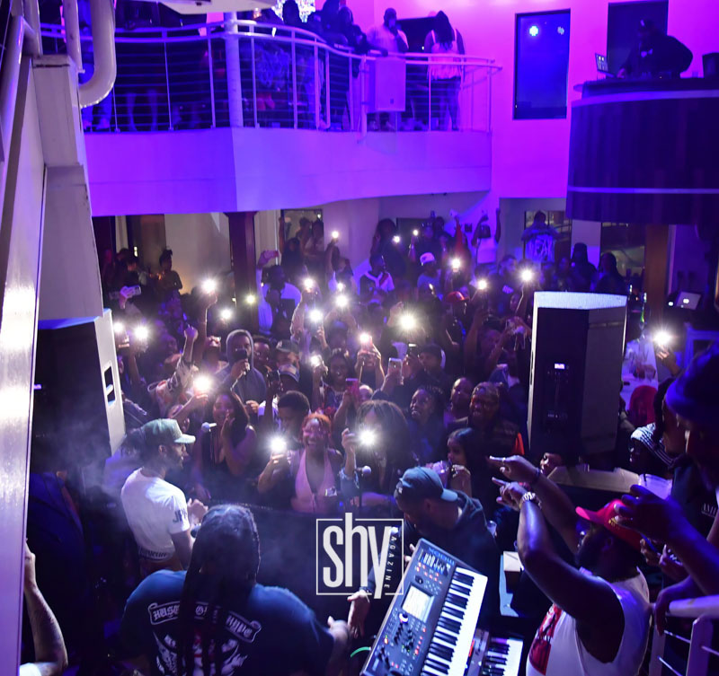 air lounge shy magazine 76