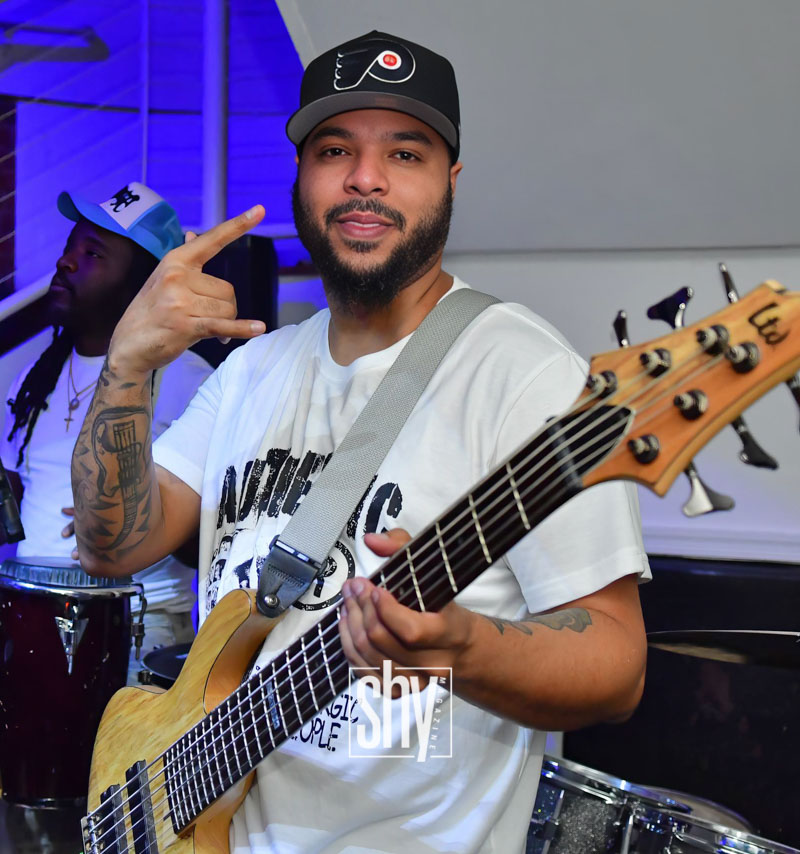 air lounge shy magazine 91