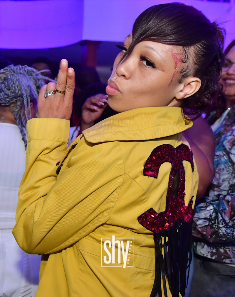 air lounge shy magazine 92