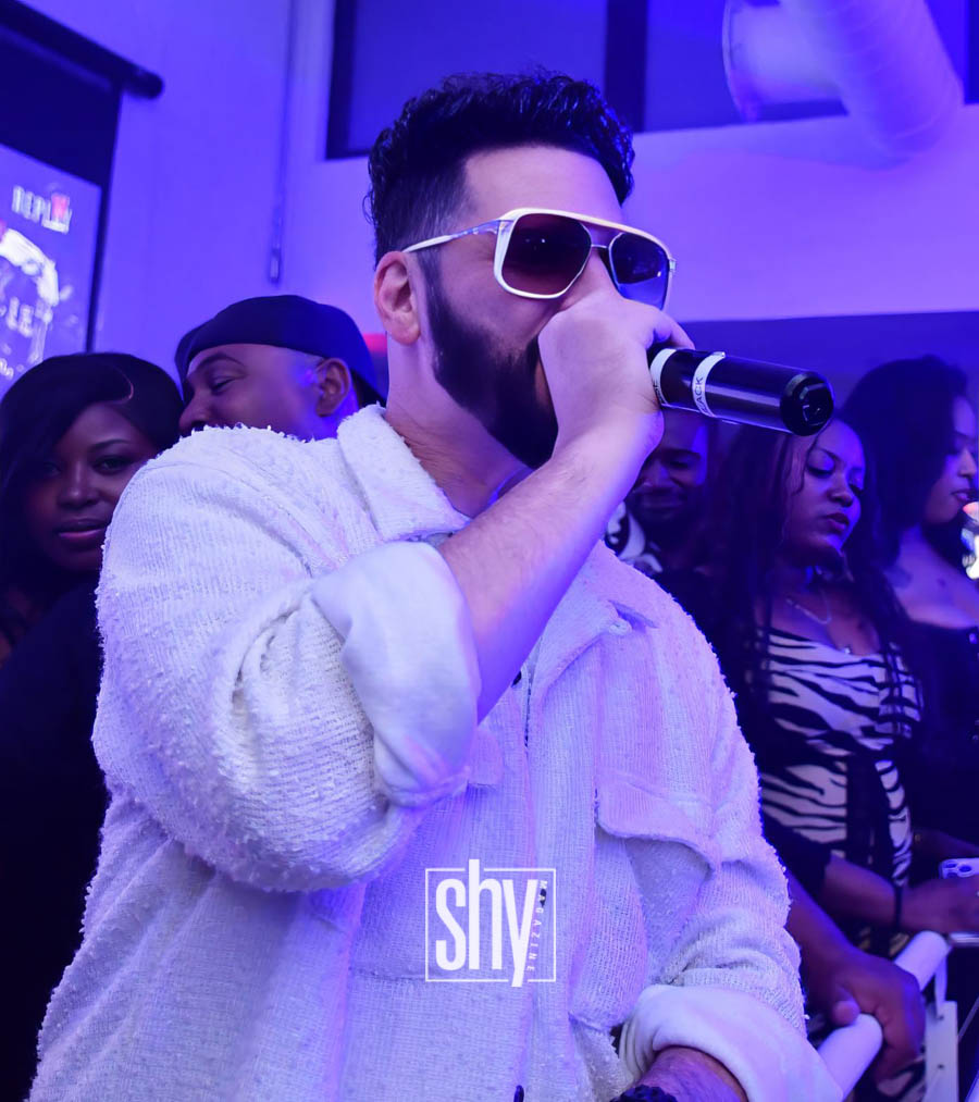 air lounge shy magazine 138
