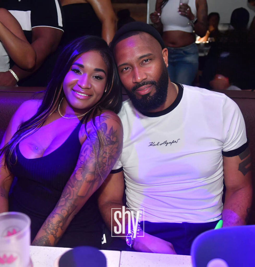 air lounge shy magazine 30