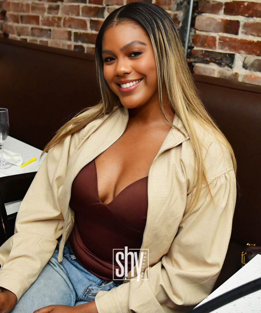 air lounge shy magazine 33
