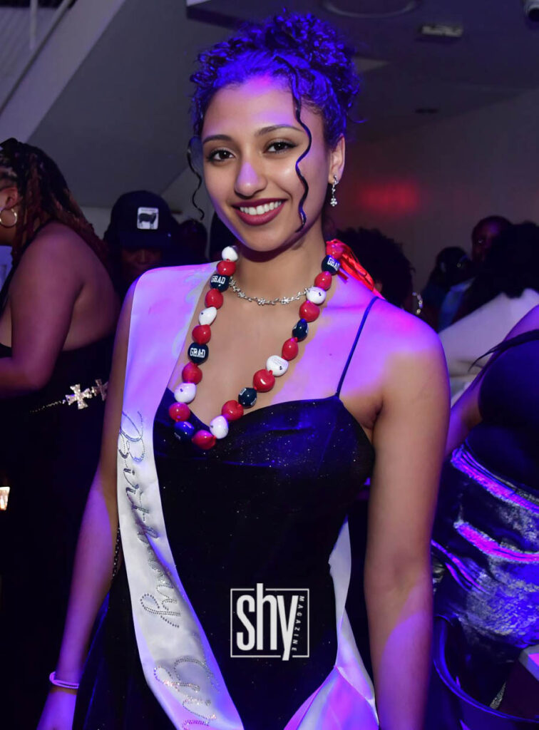 air lounge shy magazine 35
