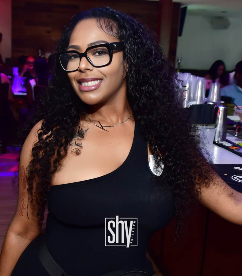 air lounge shy 1magazine 54