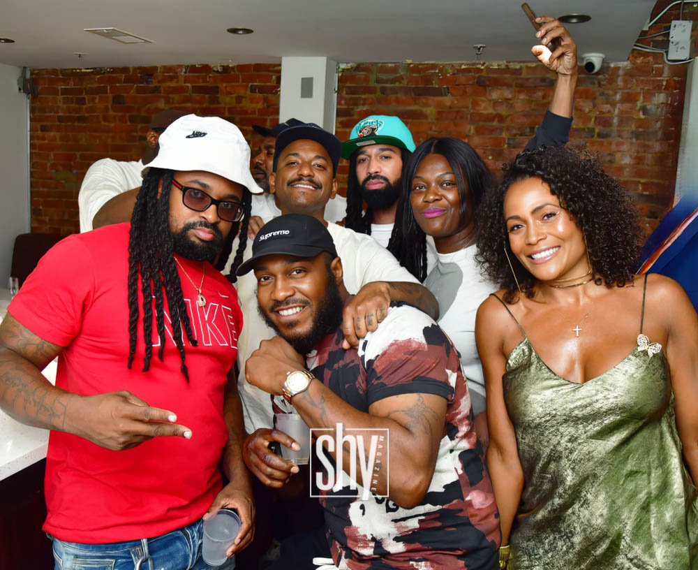 air lounge shy magazine 127
