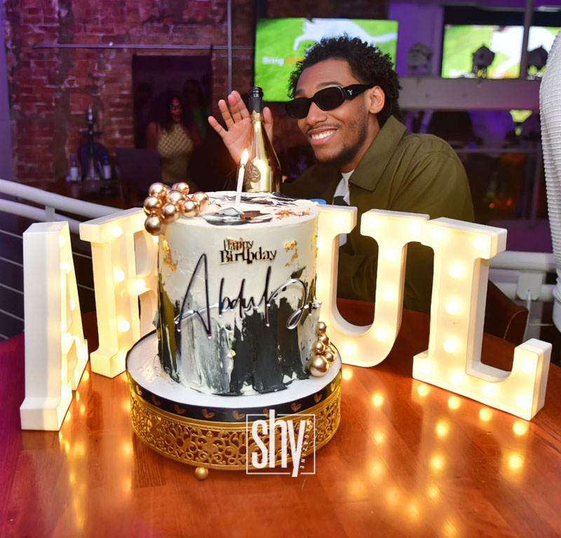air lounge shy magazine 141