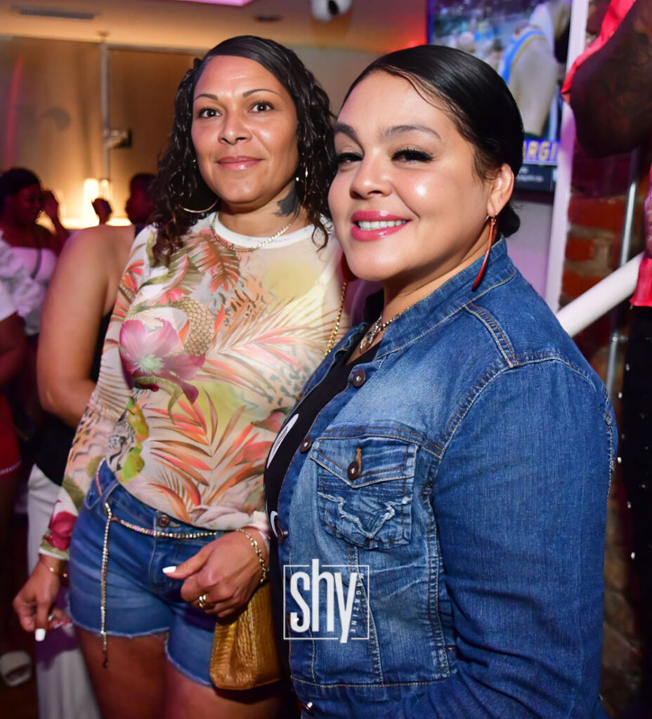 air lounge shy magazine 77