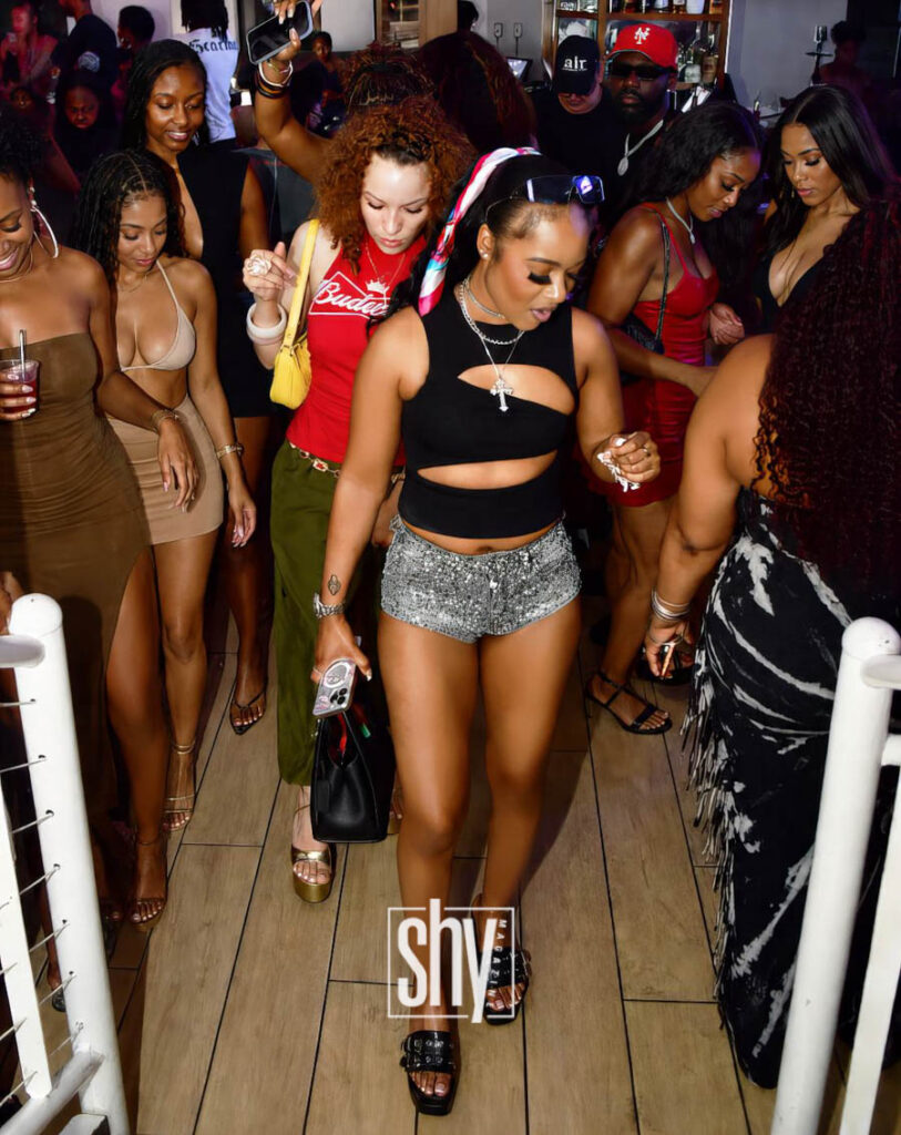 air lounge shy magazine 3