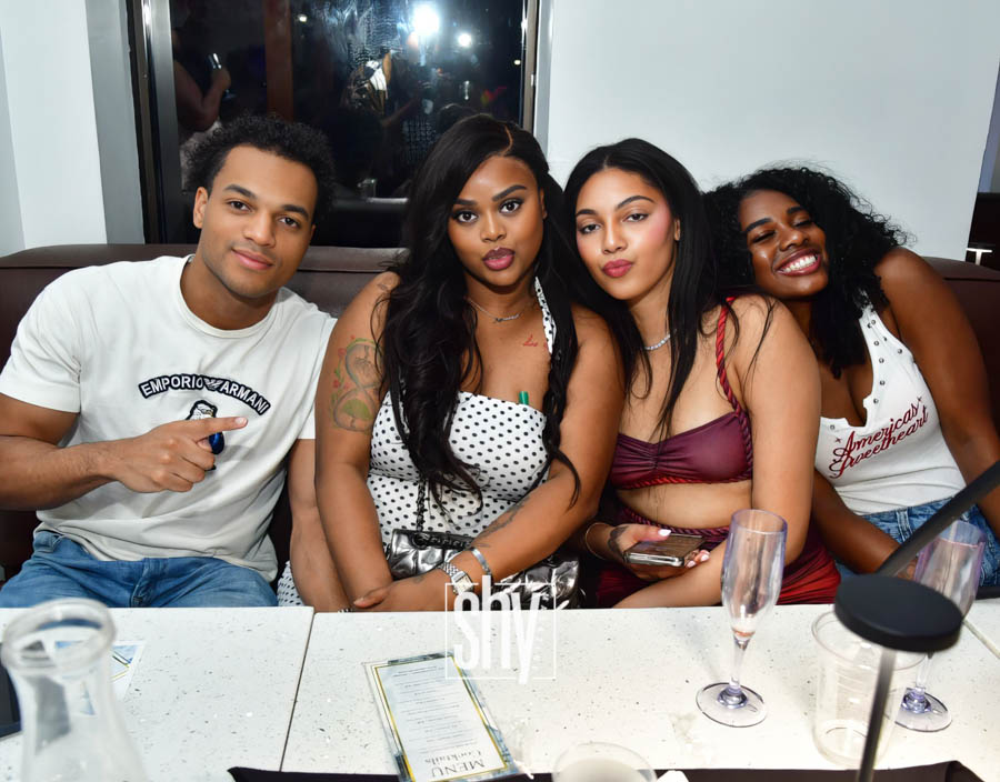 air lounge shy magazine 62