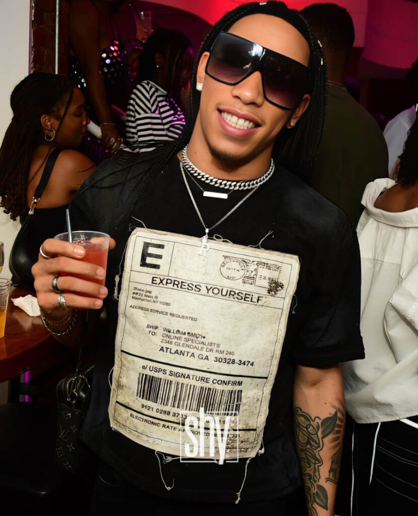 air lounge shy magazine 8