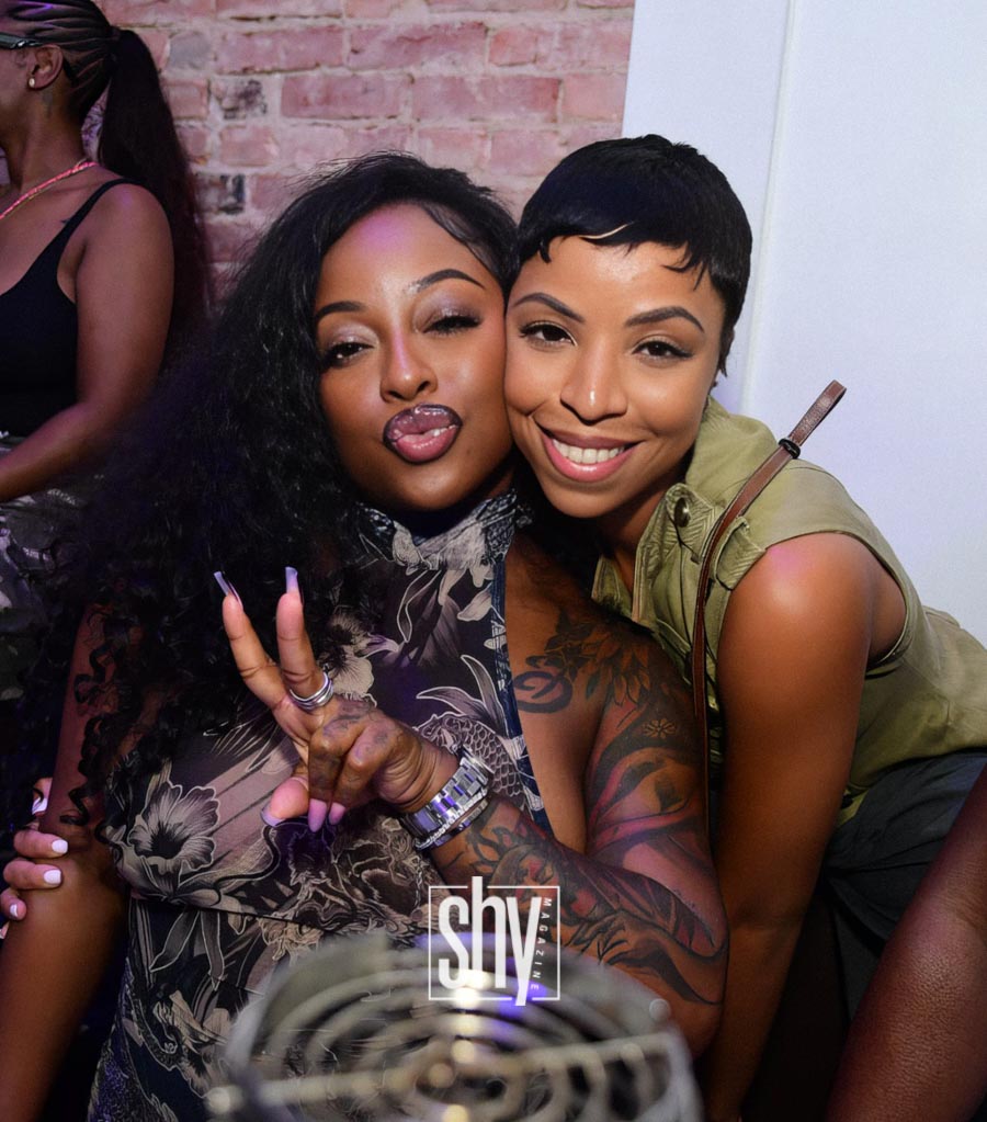 air lounge shy magazine 123