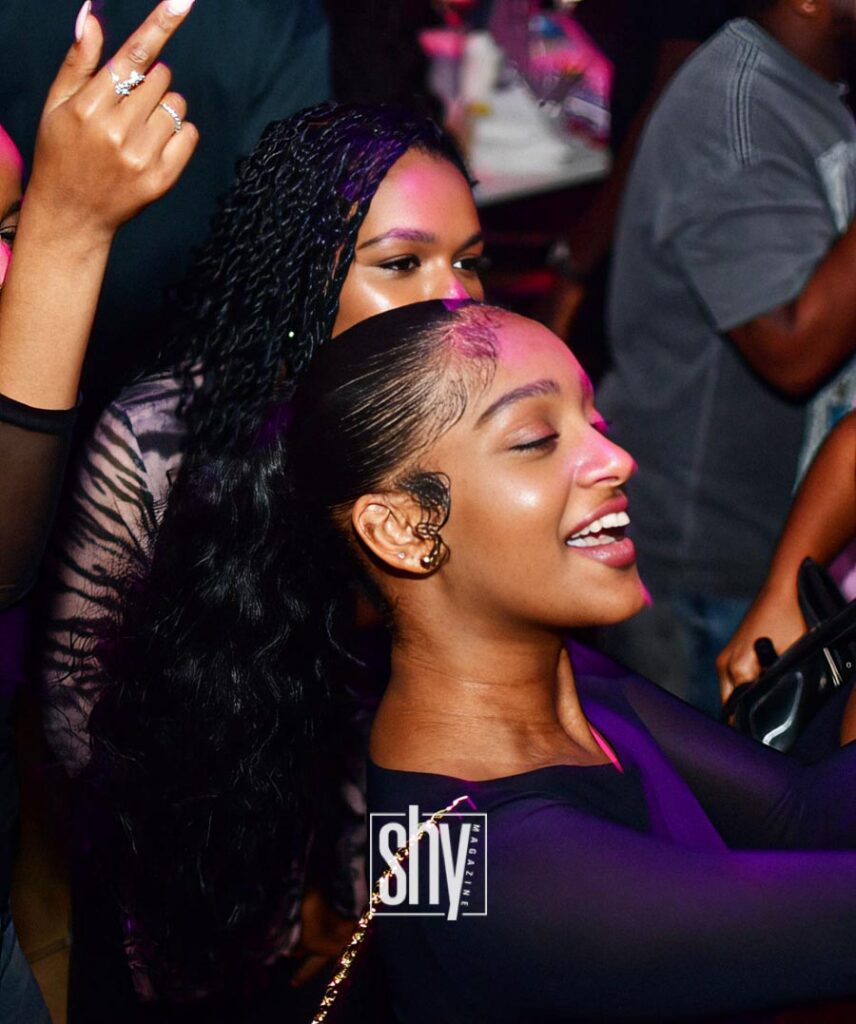 air lounge shy magazine 28