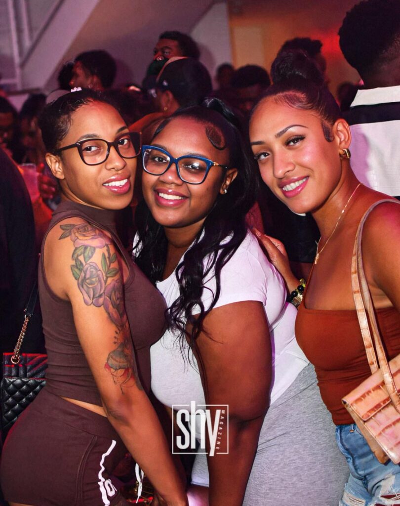 air lounge shy magazine 30