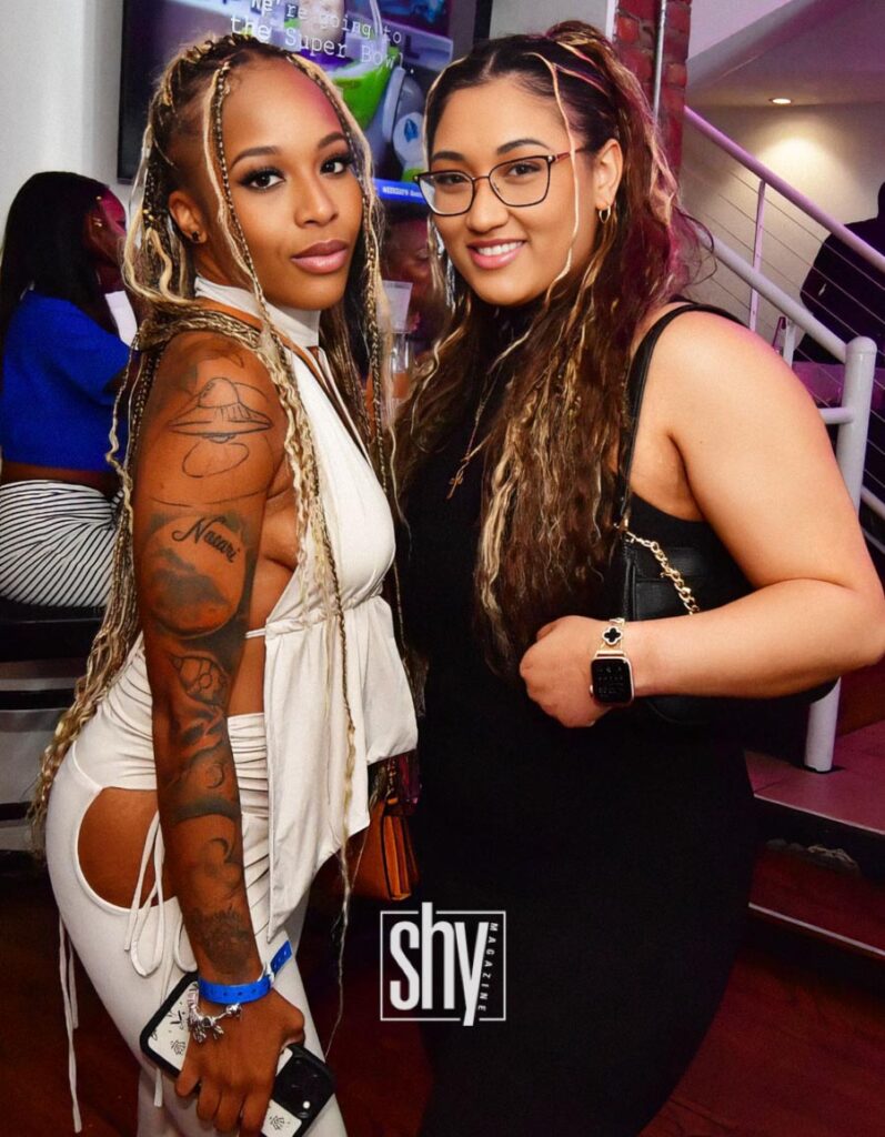 air lounge shy magazine 40