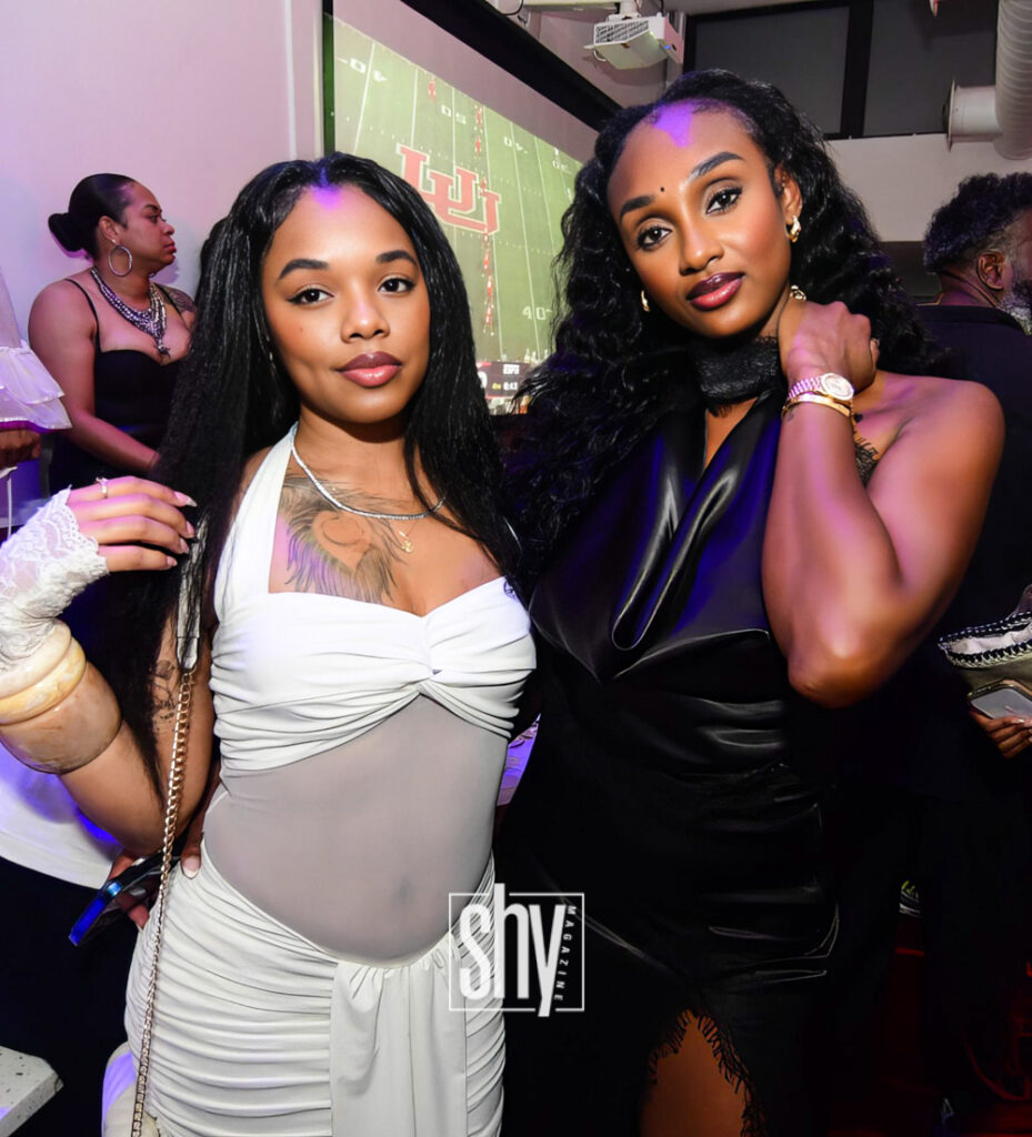 air lounge shy mag 102