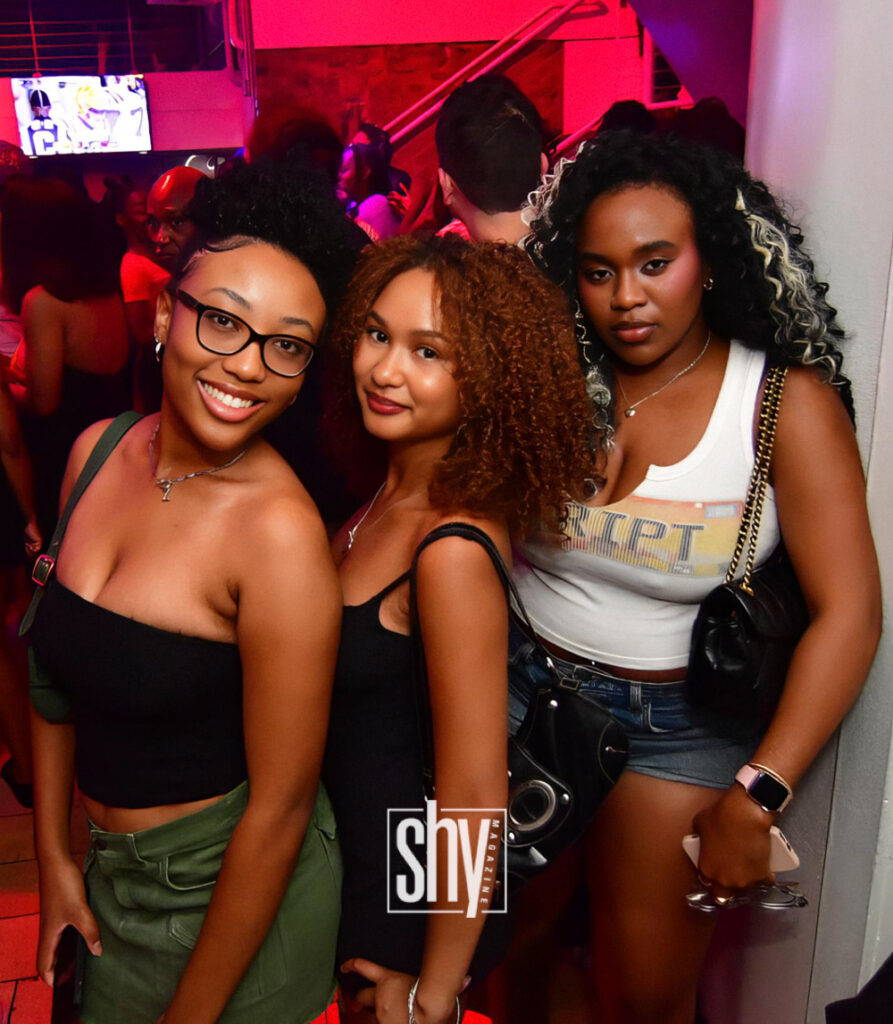 air lounge shy mag 24