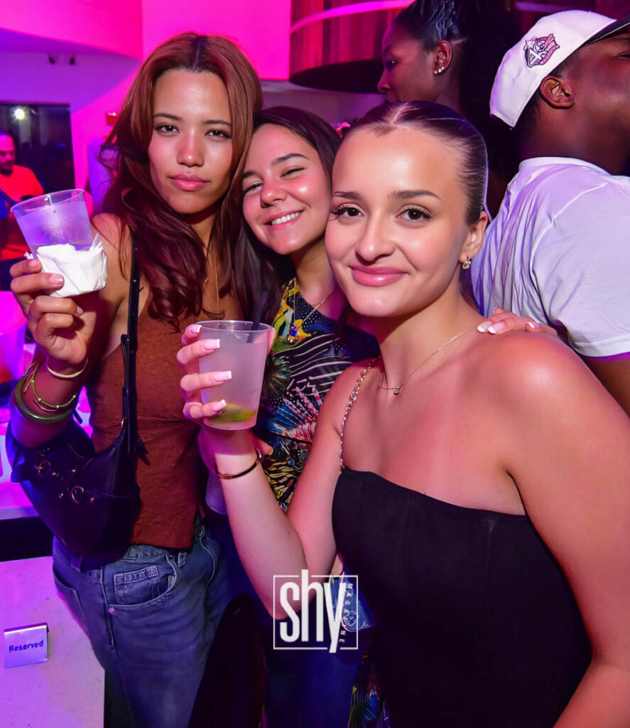 air lounge shy mag 32