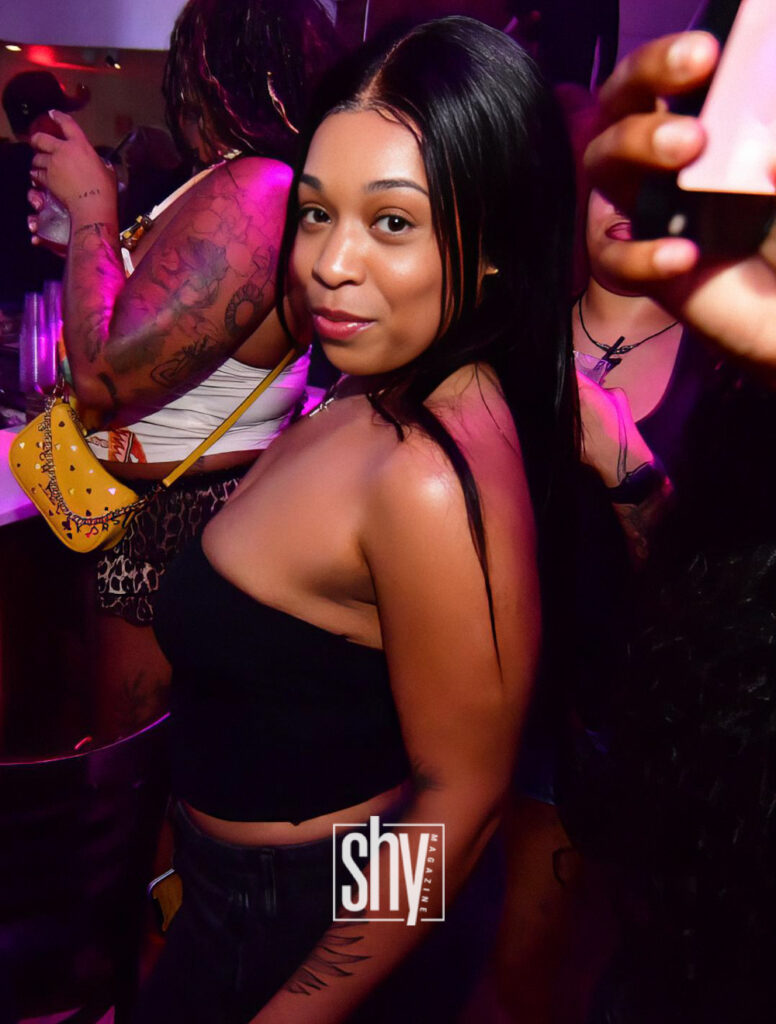 air lounge shy mag 35