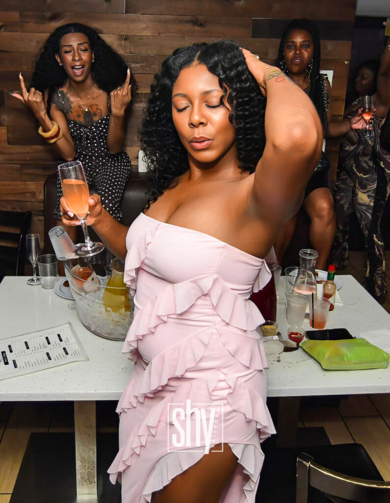 air lounge shy mag 4