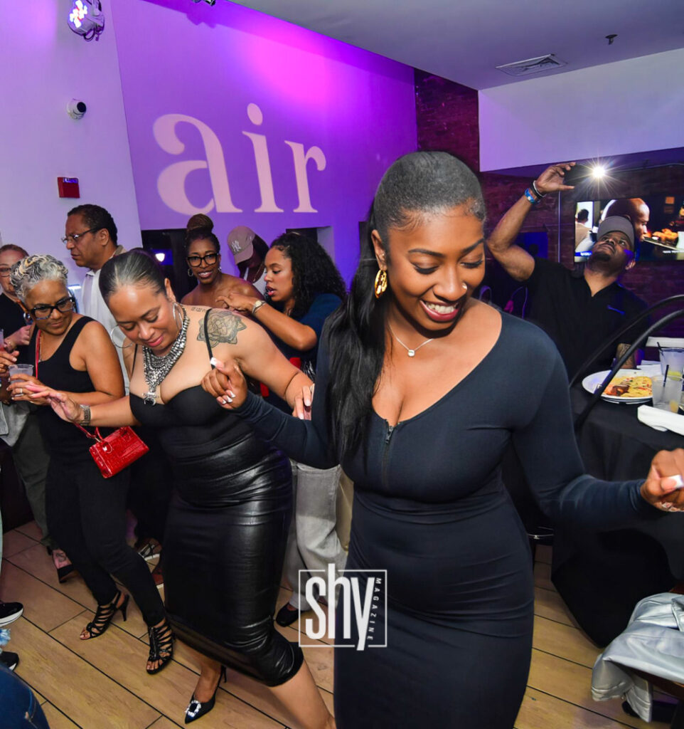 air lounge shy mag 63