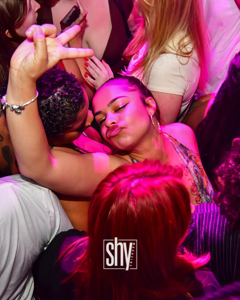 air lounge shy mag 64